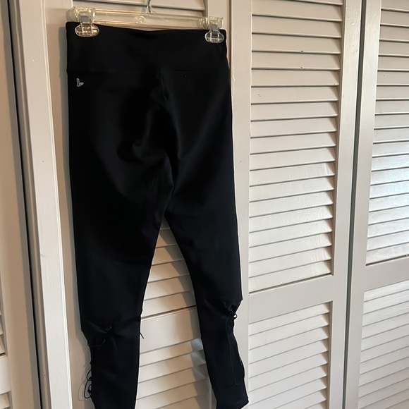 Fabletics, “Demi Lovato” Salar Statement PowerHold 7/8” (Never Worn!) - Picture 2 of 3